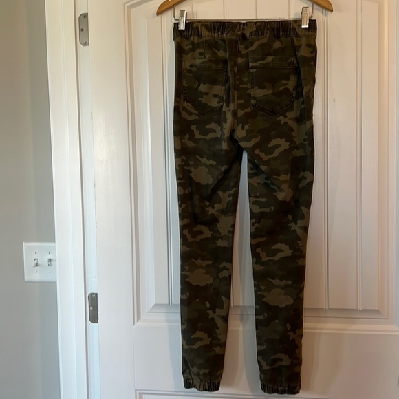American Eagle CAMO Jogger Pants Size 2 - Picture 7 of 10